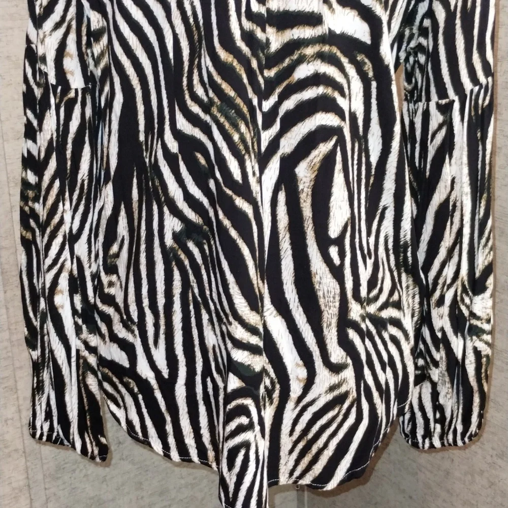 EUC Women's Fate Blouse - Picture 10 of 16